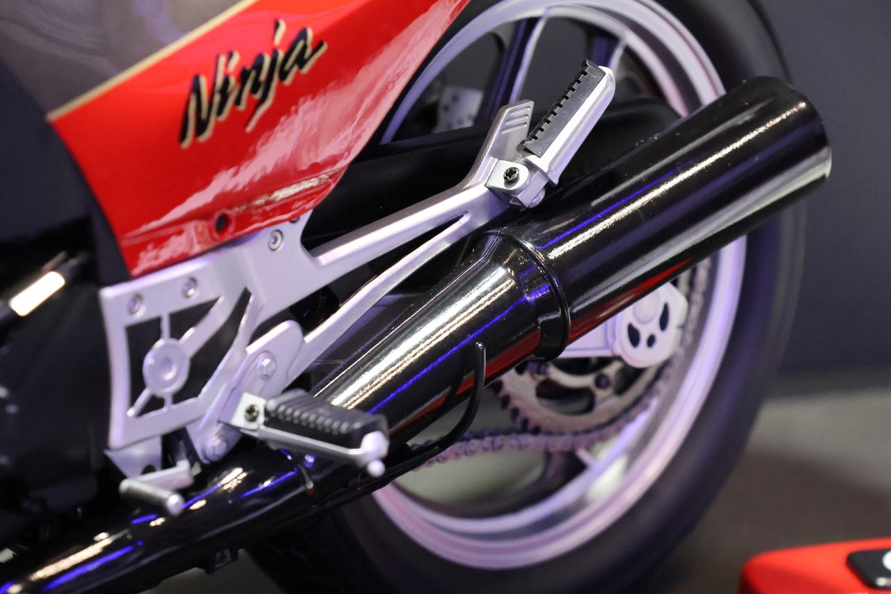 画像4: Ninjaの原点が大迫力の1/4スケールで蘇る! アシェットから『週刊 カワサキ Ninja GPZ900R』が登場【全日本模型ホビーショー 現地レポート①】