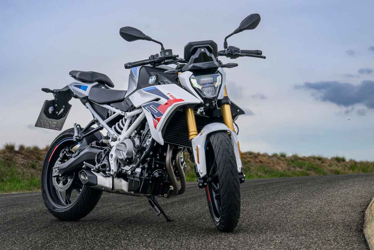 画像: BMW F450R 総排気量：420cc エンジン形式：水冷4ストDOHC4バルブ並列2気筒 シート高：790mm 車両重量：175kg［ERC＝176kg］ 価格／発売時期：未発表