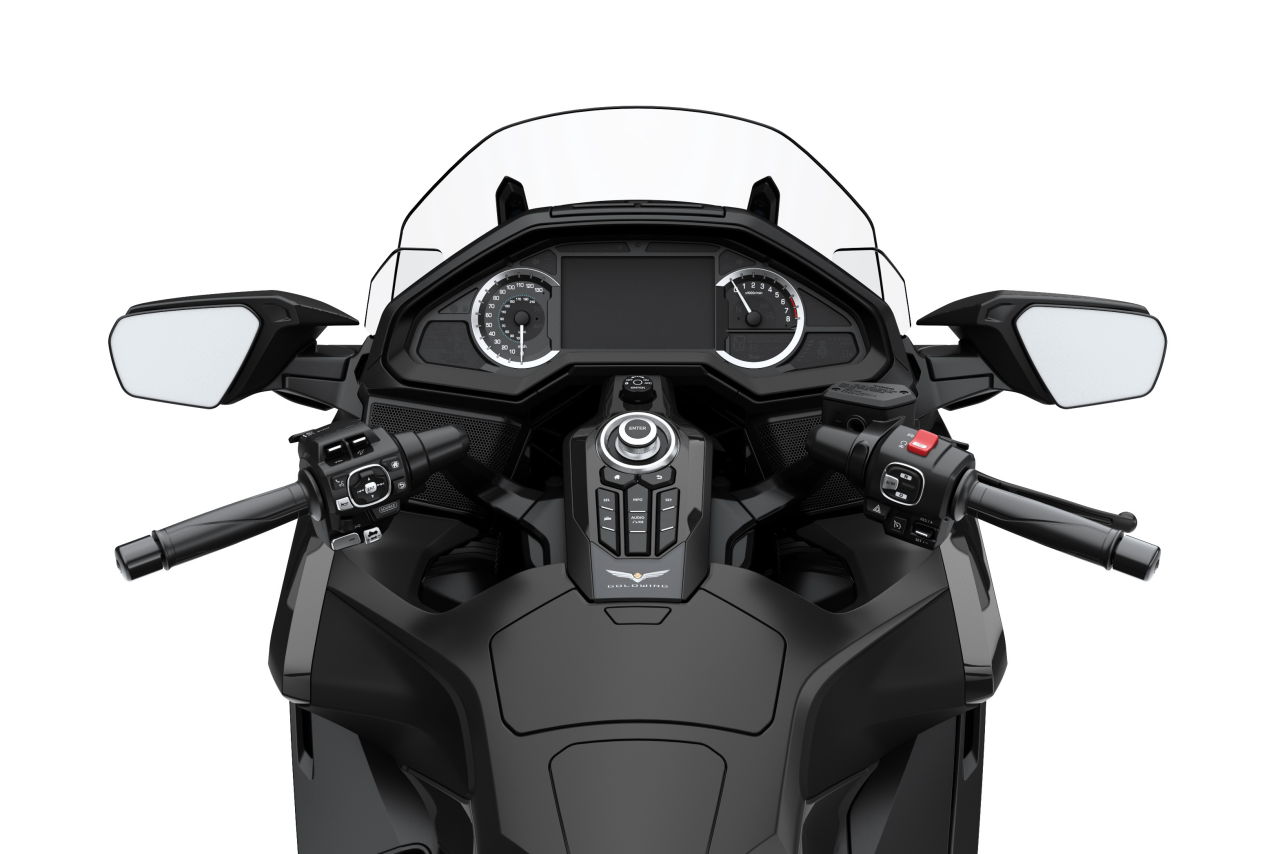 画像2: Gold Wing Automatic DCT: Metallic Black
