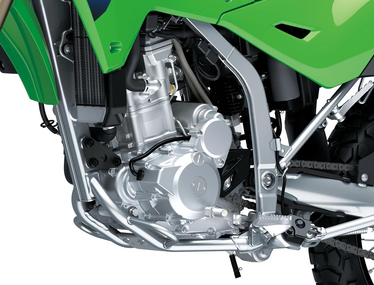 画像10: 「え、新作DFとまとめて日本でも売るの?!」カワサキ「KLX300」シリーズ、最高出力向上した北米2027年モデルが登場！