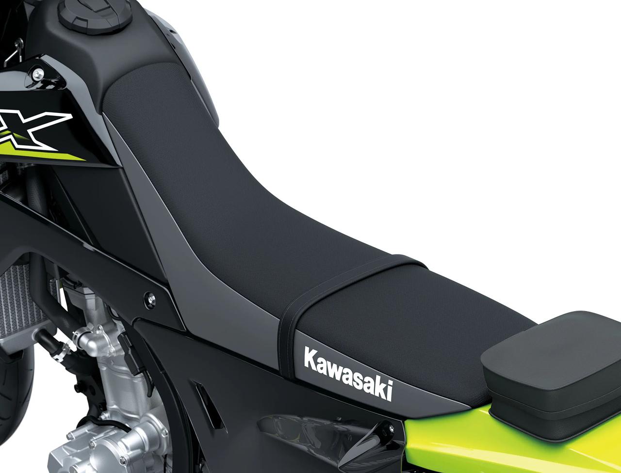 画像33: 「え、新作DFとまとめて日本でも売るの?!」カワサキ「KLX300」シリーズ、最高出力向上した北米2027年モデルが登場！