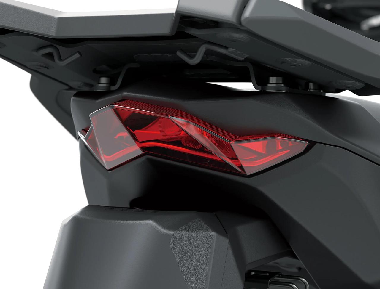 画像25: カワサキ「ヴェルシス900／SE」登場！ 122PS・Z譲りのの直4エンジンとレーダーによる運転支援を備えたスポーツツアラー