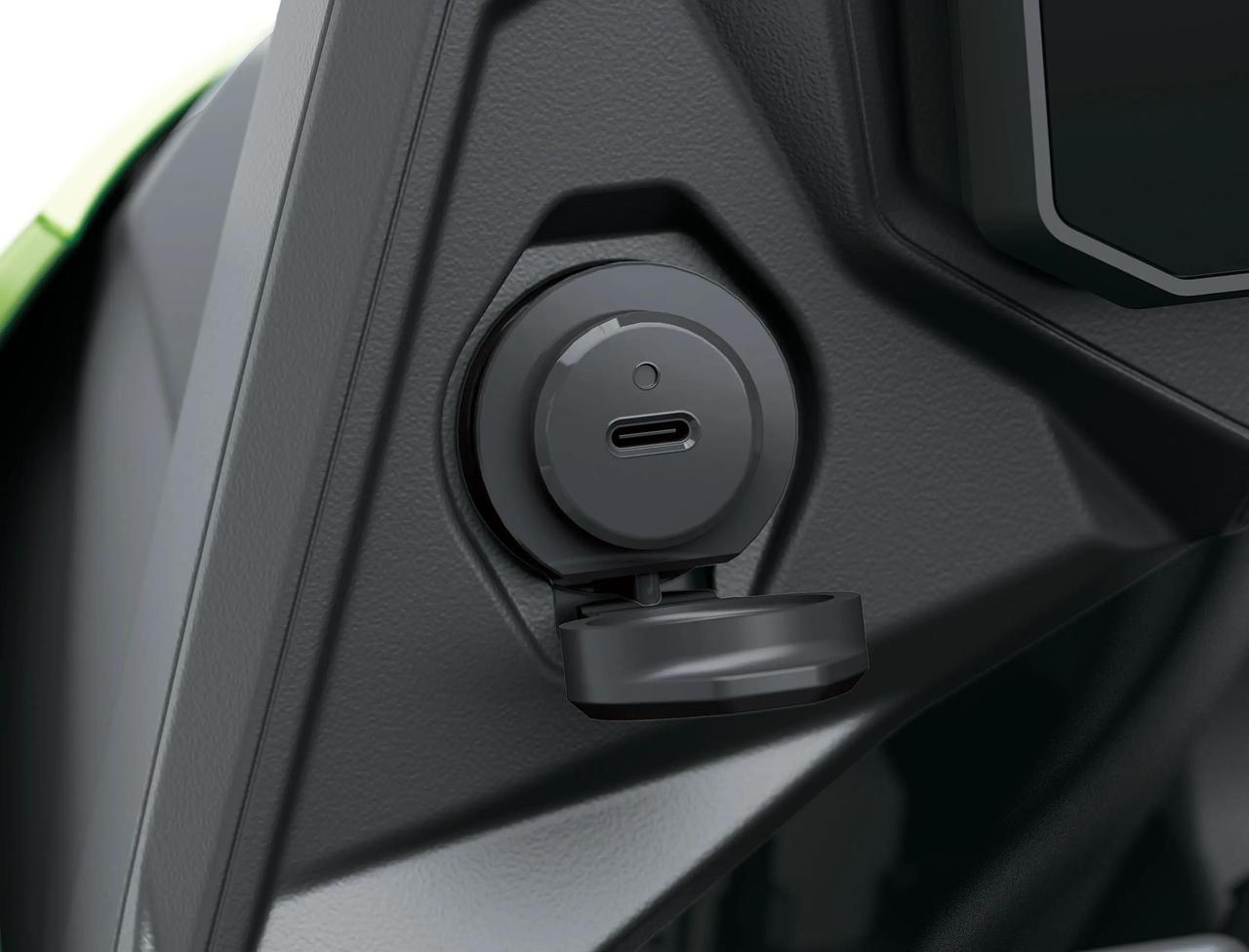 画像17: カワサキ「ヴェルシス900／SE」登場！ 122PS・Z譲りのの直4エンジンとレーダーによる運転支援を備えたスポーツツアラー
