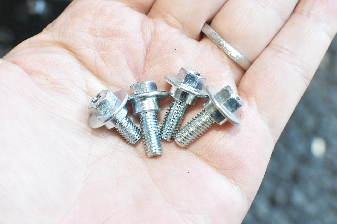 画像3: バッテリーへのアクセス