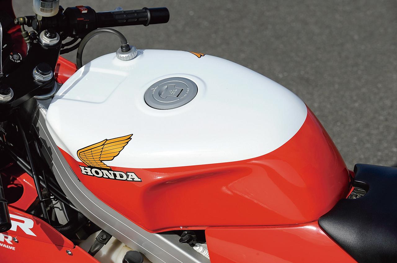 画像4: ホンダ「NSR250R（MC16）」（1986）の各部装備・ディテール解説