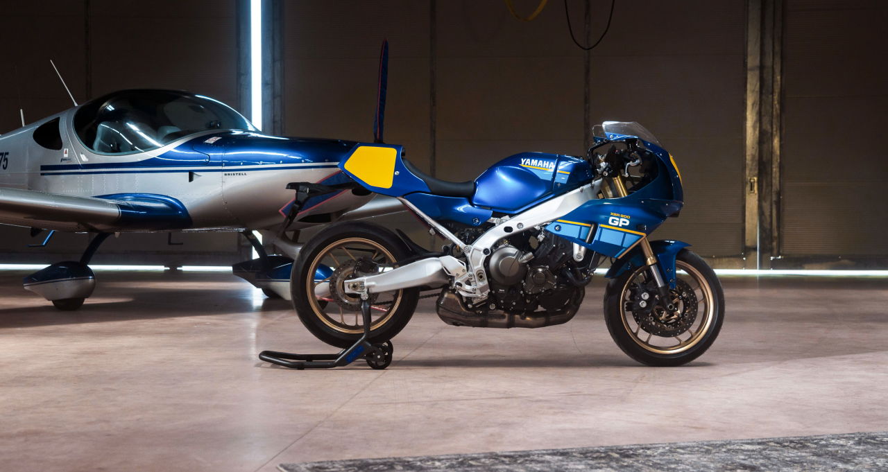 画像11: 来年はゴロワーズカラーだ!! フランスの英雄クリスチャン・サロンの伝説が甦るヤマハ「XSR900 GP」の新色“レジェンドブルー”が登場