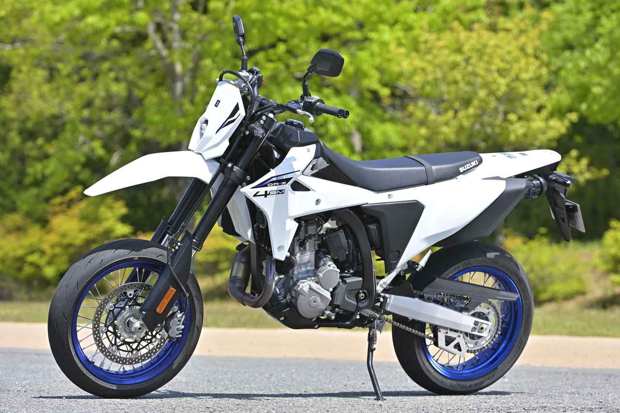 画像7: スズキ「DR-Z4SM」インプレ｜最新技術を搭載して16年ぶりに復活！峠を俊敏に駆ける本格モタード