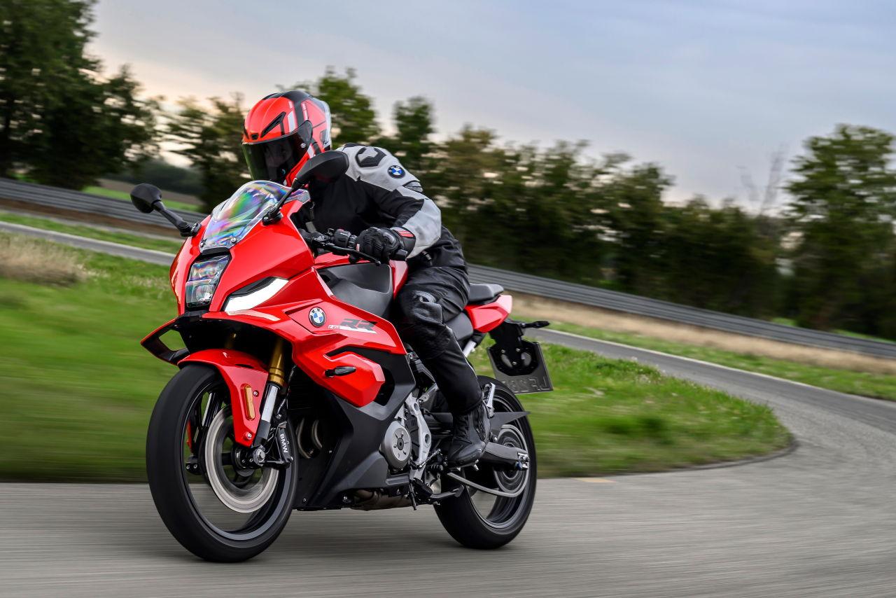画像19: 第3の刺客はスーパースポーツ! F450GSとF450Rに続く2気筒ミドル・BMW「F450RR」はクラッチ操作を自動化するERCも設定