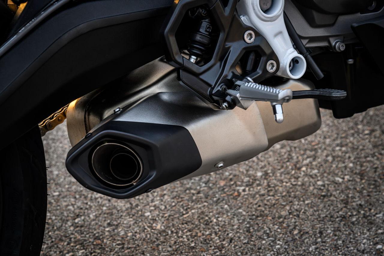 画像5: 第3の刺客はスーパースポーツ! F450GSとF450Rに続く2気筒ミドル・BMW「F450RR」はクラッチ操作を自動化するERCも設定