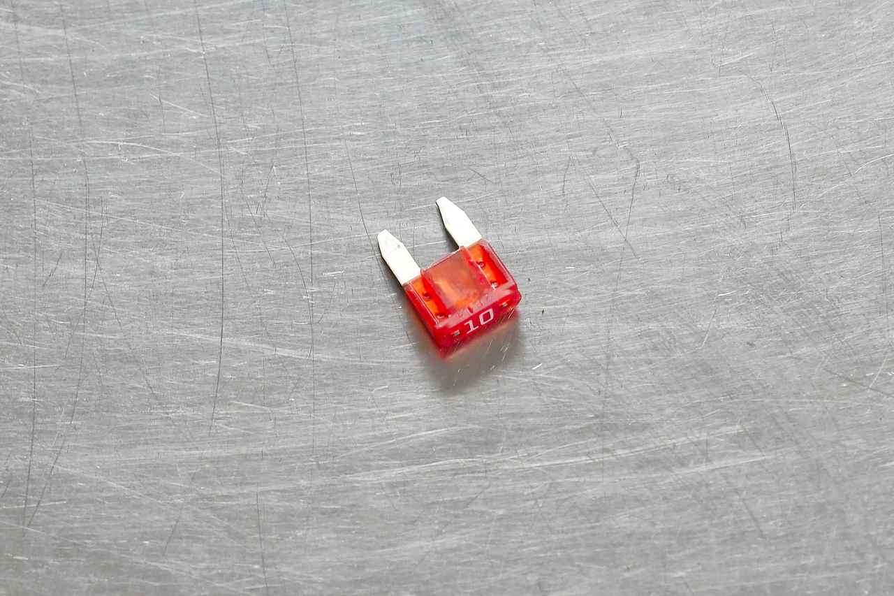 画像5: ヒューズボックスの位置