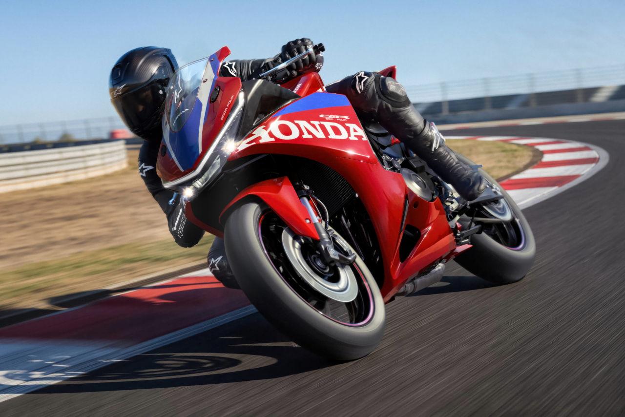 画像9: ホンダ「CBR500R FOUR」欧州仕様発表! 中国仕様との違いは? 2027年モデルはMotoGPカラーで一層スポーティに!