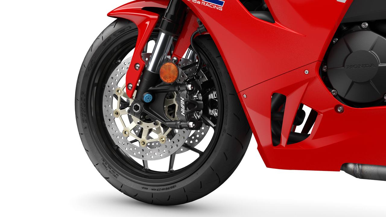 画像2: CBR1000RR-R譲りのキャリパーを採用！ ABSは3モードから選択可能
