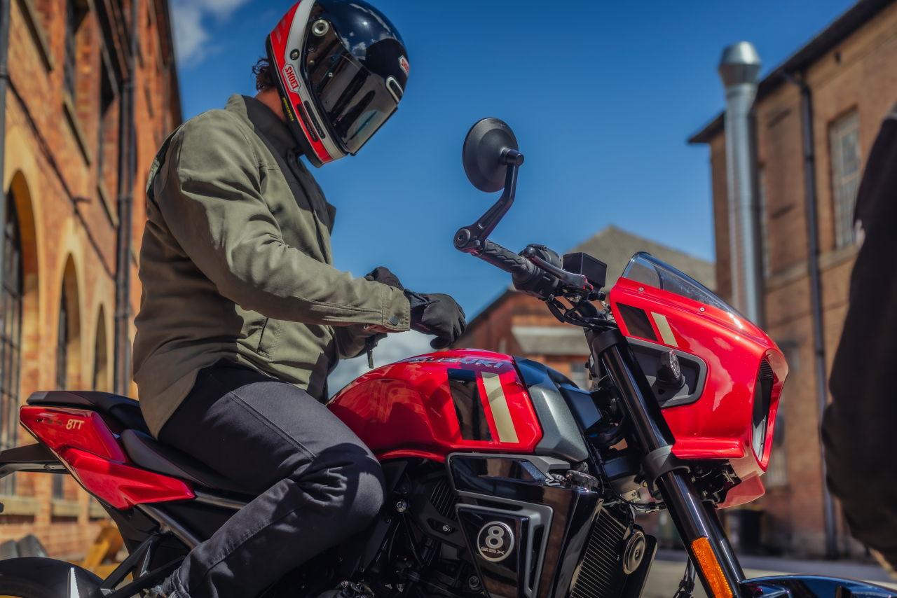 画像3: 「クルコンどうなった？」英国でスズキ「GSX-8TT」2027年型が正式発表！ 新色は赤×ゴールドのキャンディカラー【海外】