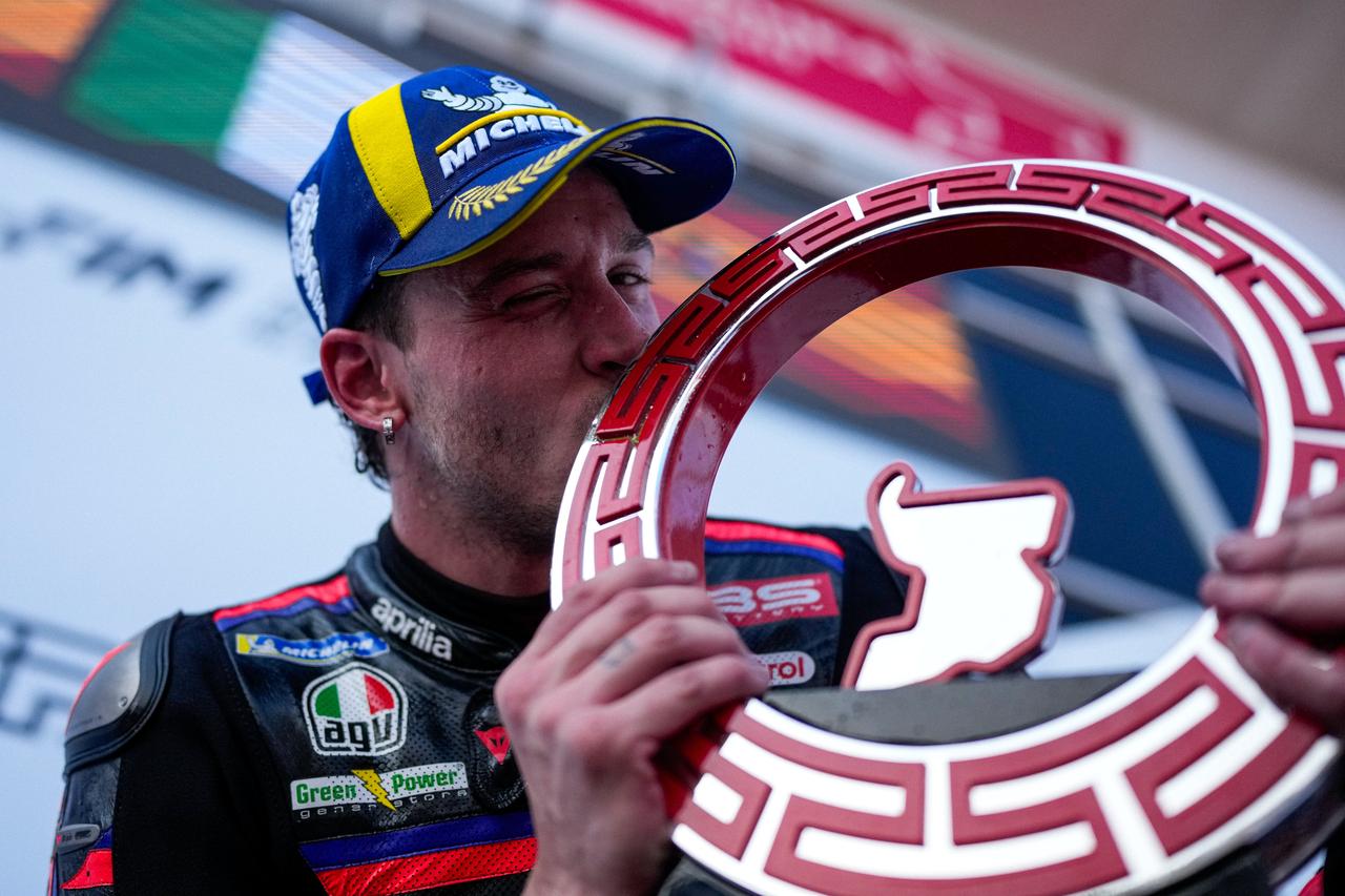 画像: 【2026 MotoGP 第17戦インドネシアGP】ベッツェッキが今季5勝目! アプリリアが最高峰クラス初の1-2-3-4フィニッシュを達成 - webオートバイ