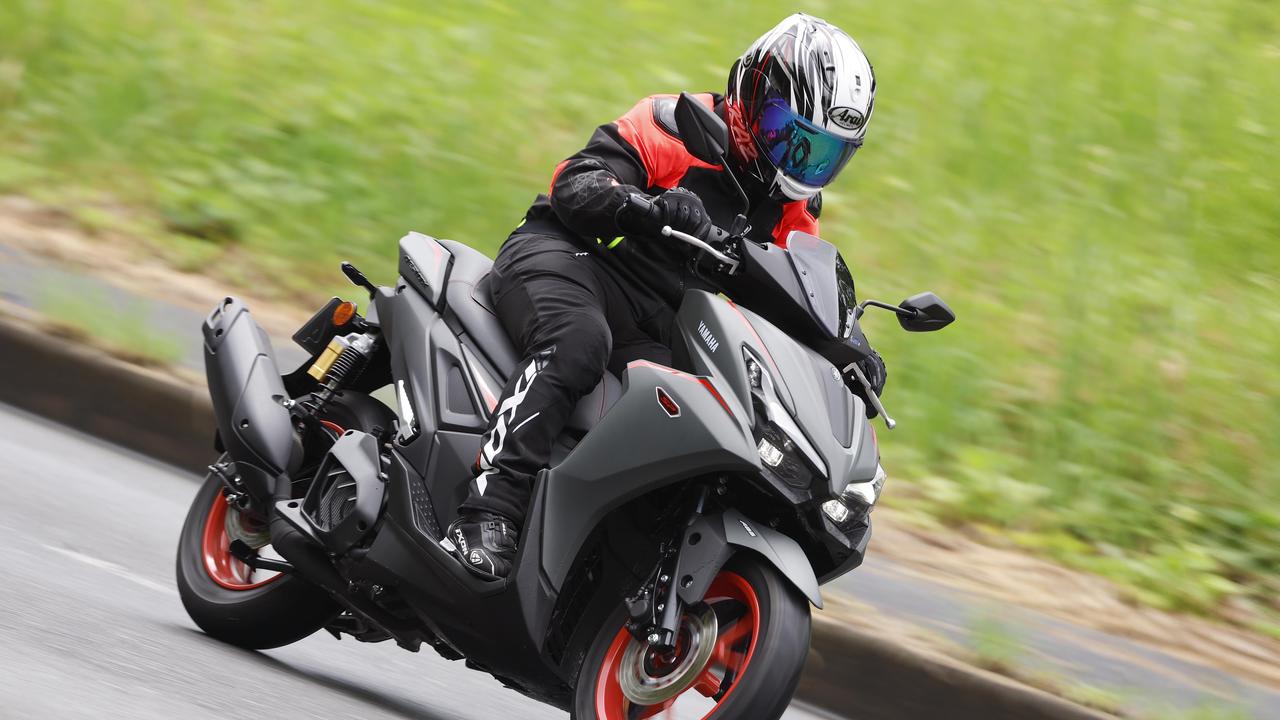 画像: 【レビュー】ヤマハ「AEROX ABS」インプレ(2026年) - webオートバイ