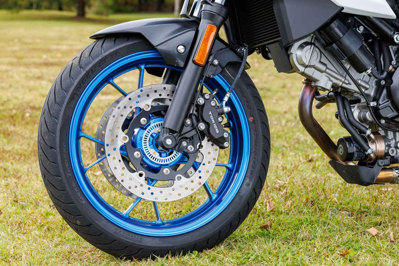 画像11: スズキ「SV-7GX」インプレ|国内初試乗! スズキの“良心”を感じる、扱いやすく爽快な走りのVツインクロスオーバー!
