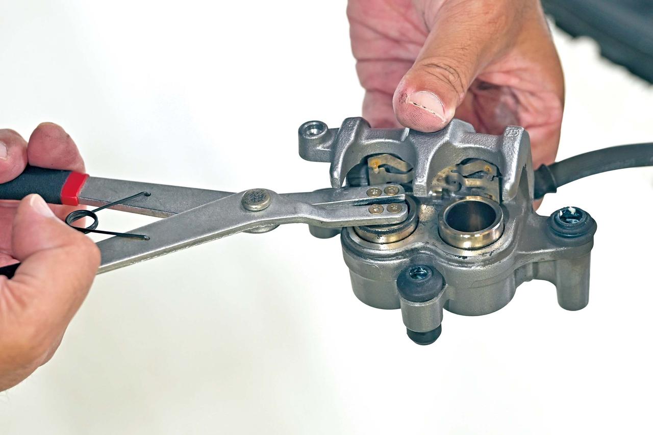 画像15: “自分でやれば工賃ゼロ!!” 愛車も整備スキルも育つ! セルフメンテ虎の巻【新橋モーター商会】
