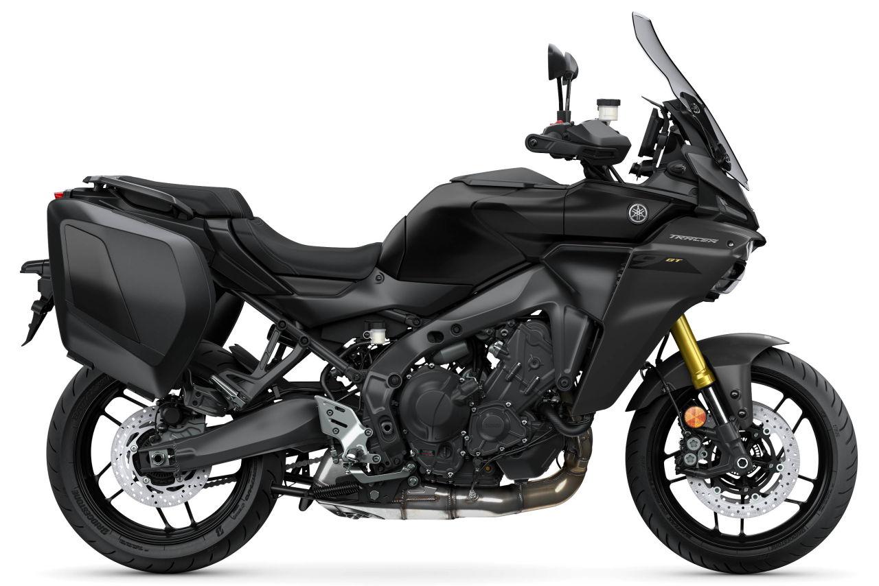 画像: YAMAHA TRACER 9 GT / Y-AMT Tech Black 2027年モデル(欧州仕様) 総排気量:890cc エンジン形式:水冷4ストDOHC4バルブ並列3気筒 シート高:845-860mm 車両重量:227kg(Y-AMT=231kg)