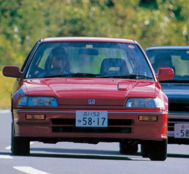 画像1: シビック4ドア36i VS スプリンターGT 大きく異なった2台の走り性格