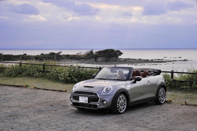 画像: MINIコンバーチブルはクーパー、クーパーS、ジョンクーパーワークス(JCW)がラウンナップ。写真はMINIクーパーSコンバーチブル。
