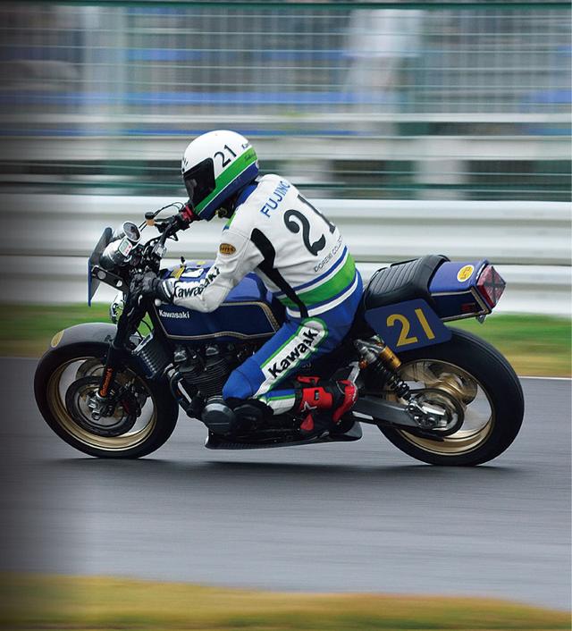 画像: ドレミコレクションのデモ車とも言えるゼファー750FXスタイルは、街乗りとしても乗るが、レースにも参戦できる車両。ゼファーカスタムの奥深さを伝える1台である。/©モーターマガジン社