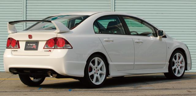 画像2: 【名車の記憶 ホンダスポーツクロニクル】FFタイプRシリーズ最強のスペックを誇るシビックTYPE-R(FD2型)が登場!