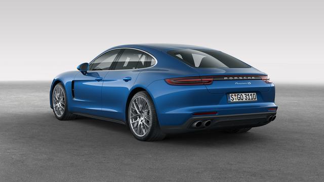 画像: V8パナメーラ ターボ の最高出力は550ps。V6パナメーラ4Sの最高出力は440ps。