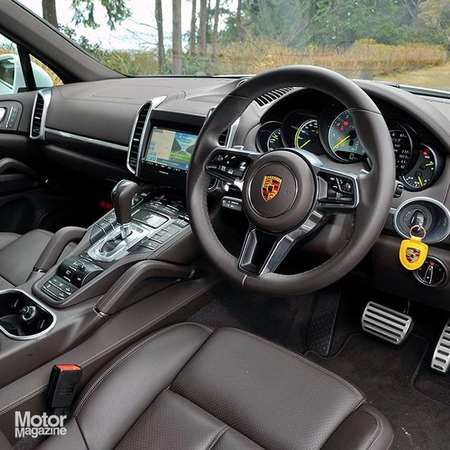 画像2: ポルシェ初のSUV