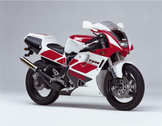 画像2: (日本のバイク遺産 -レーサーレプリカ年代記-©モーターマガジン社) www.motormagazine.co.jp
