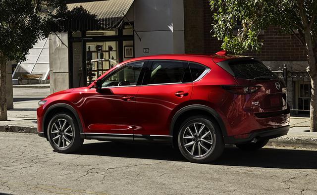 画像: 艶やかないでたちに生まれかわる新型CX-5。日本発売は2017年2月から。