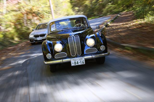 画像: ともにV8エンジンを搭載する現行BMW750iとBMW3200S。この2台で八ヶ岳周辺を30分ほどハンドルを握ってドライブした。