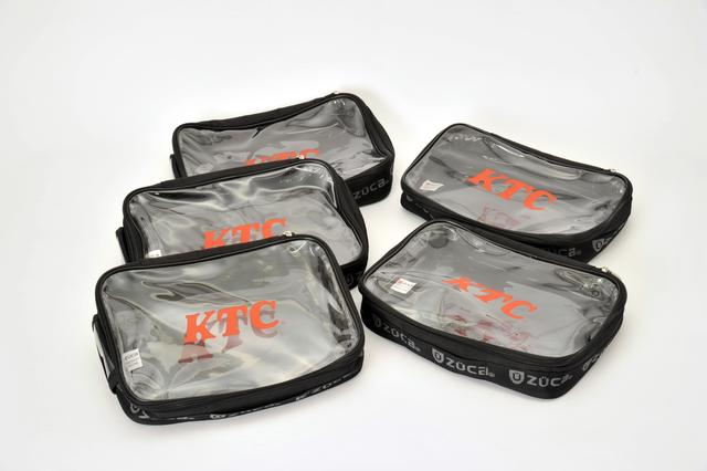 画像: KTCのロゴがついたポーチは、ツールバッグとともに大小5つがセットで付く。クリアタイプなので、中身がわかりやすい。