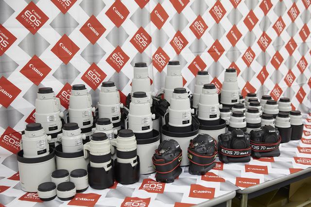 画像: 当日はキヤノンEOS を使い、最新のEFレンズで撮影できるのだ(当日の撮影機材は写真と異なる場合があります。写真は昨年開催された「日産スタジアム」でのものです)。