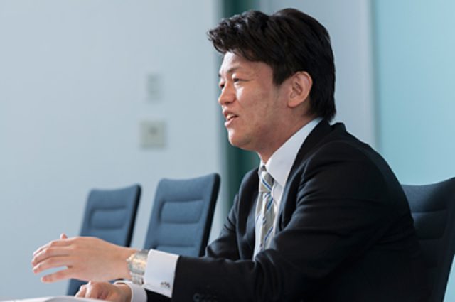 画像: 「深く考えない」人間の意識のスキを突く