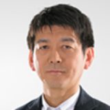 画像: 矢野 和男 1984年日立製作所入社。10年前から先行してビッグデータの収集・活用技術で世界を牽引。論文被引用件数は2500件超。特許出願350件超。延100万日を超えるデータによる業績向上実績と人工知能からナノテクまで専門性の広さと深さで知られる。 現在、(株)日立ハイテクのビッグデータ事業化PJ長を兼任。博士(工学)。IEEE Fellow。日立返仁会 総務理事。東京工業大学大学院連携教授。