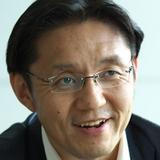 画像: 星野達也氏 株式会社ナインシグマ・ジャパン 顧問。一般社団法人オープンイノベーション促進協議会理事。 東京大学工学部地球システム工学科卒業、同大学院地球システム工学科修了。ルレオ工科大学(スウェーデン)客員研究員、三井金属を経て、2000年、マッキンゼー・アンド・カンパニー入社。製造業界を中心に、経営戦略策定、新規市場参入、マーケティング、コストカットなど多数のプロジェクトに従事。2006年、ナインシグマ・ジャパンの設立に参画し、100社を超える大手メーカーのオープン・イノベーション支援に携わる。著書に『オープン・イノベーションの教科書』(ダイヤモンド社)など。