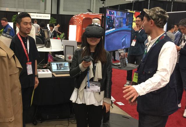 画像: SXSW 2017に出展した際の様子。VRで未来の売り場を表現した「デザイナーズモール・オブ・トーキョー in the FUTURE」