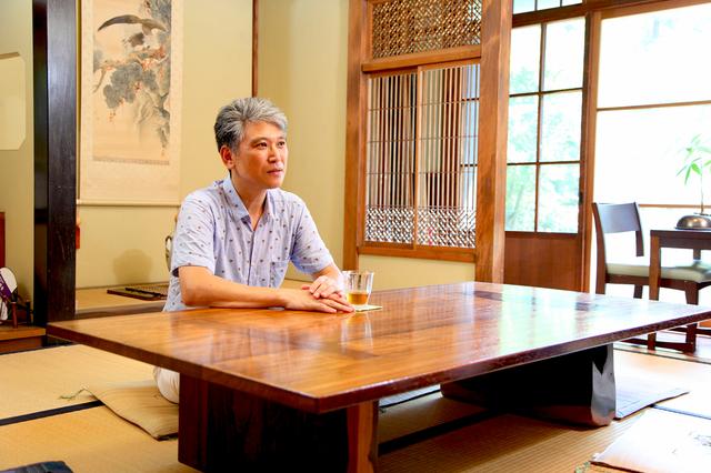 画像: インタビューが行われた「花桃(はなもも)の間」。窓から見える花の名前が、各部屋の名称になっている。