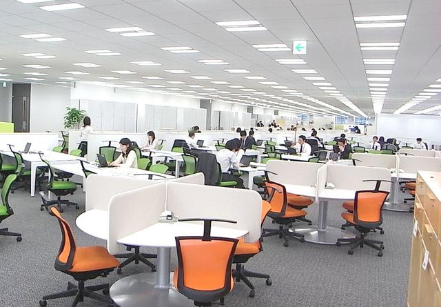 画像: カルビーのオフィスの様子