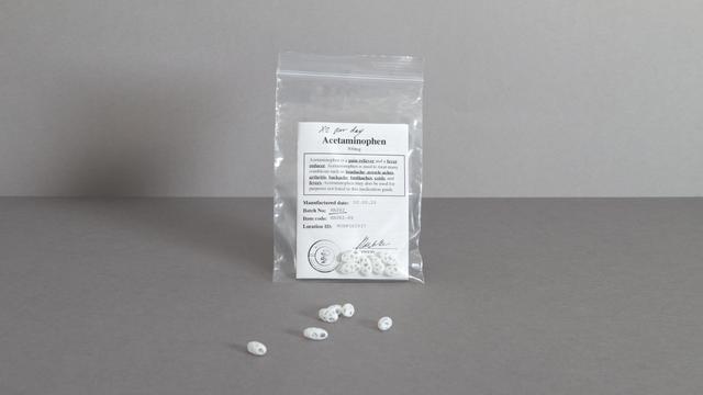 画像: アーティファクト Locally printed medicine(Distributed &Autonomous) コミュニティ内で製造された薬は、その変わった形状から、自分の地域のものであることが地域の人には一目で分かる。
