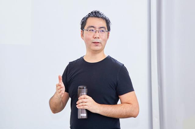 画像: SDGs協創ワークショップを運営するNPO法人ミラツクの西村勇哉氏