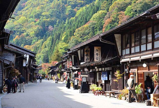 画像: 旧中山道の宿場町、奈良井宿