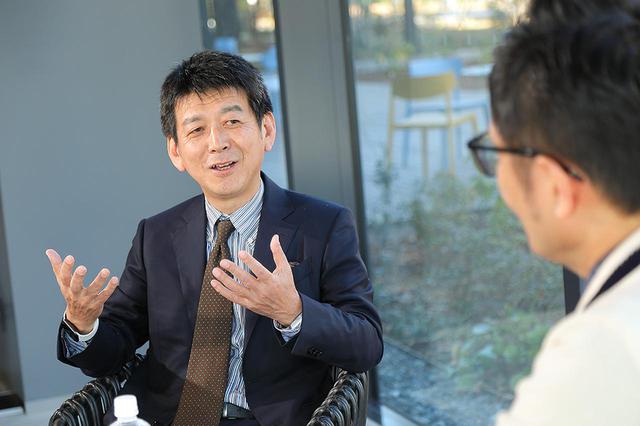 画像: ライオンとサイに人間が勝てる、唯一の能力