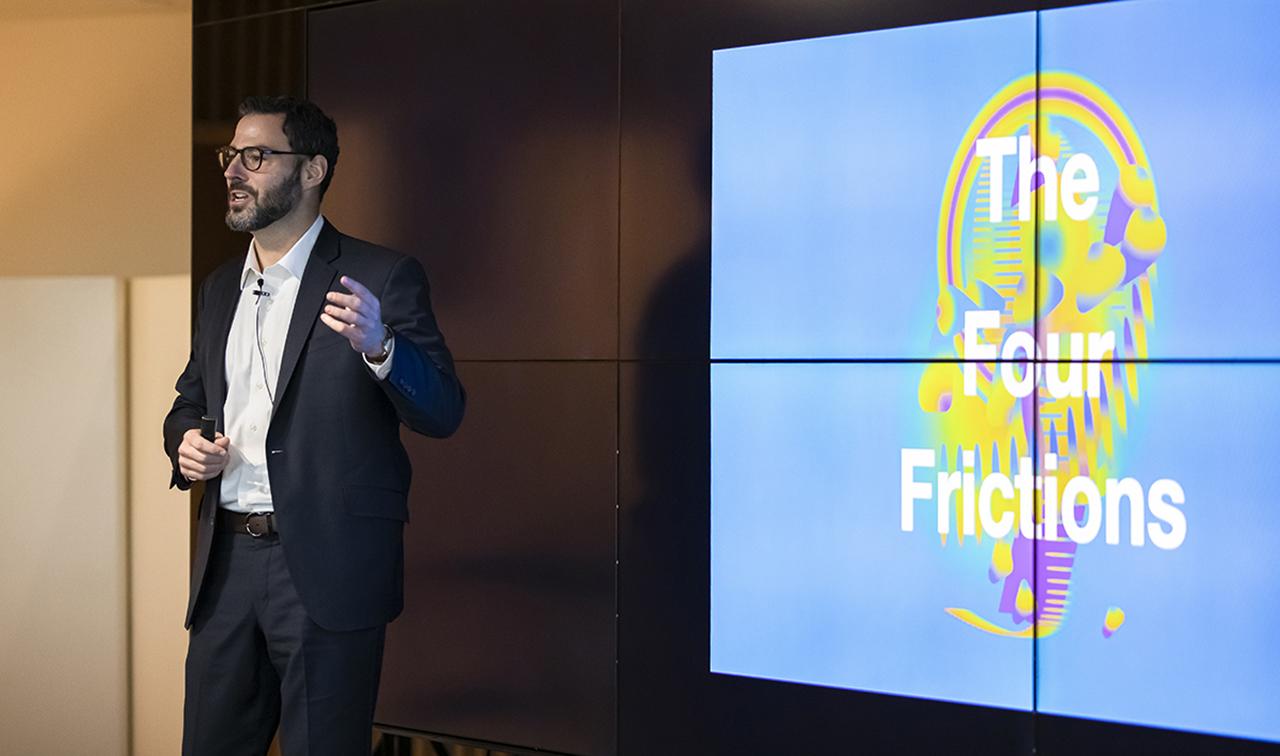 画像: Frictionを明らかにする問い：現状との乖離とコスト