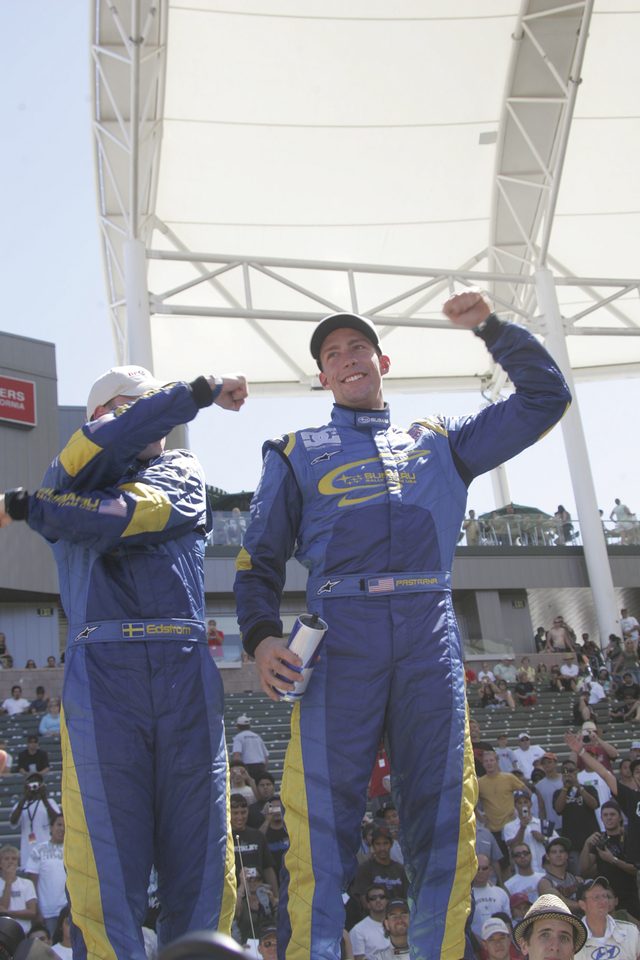 画像: この年はホームデポセンターで行われたスタジアムラリーにも参戦。スバルを駆って、横転しながら勝つというスターぶりを発揮。相手はコリン・マクレーでした