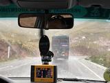 画像: サポート勢も豪雨の中を移動した