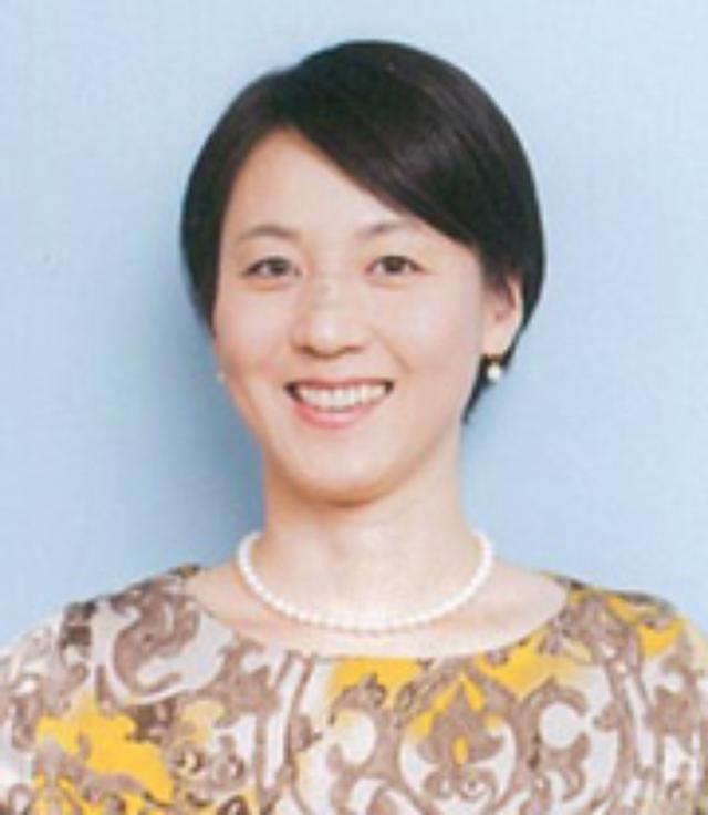 画像: 日本水泳連盟理事 萩原 智子(はぎわら ともこ) プロフィール: 2000年シドニーオリンピック日本代表。 「ハギトモ」の愛称で親しまれ、01年世界選手権自由形リレー銅メダル。 02年日本選手権では史上初の個人4冠達成。 04年引退、09年に現役復帰、10年30歳で再度の日本代表。 11年病気の手術後、現役復帰、12年に第一線を退く。 現在はスポーツコメンテーター、水泳教室、講演活動などで活躍。 1児の母。