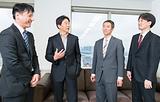 画像: ~ディスカッションを終えて~ 辻野さんとの対談は、とても刺激的で未来の方向性を感じ取れるものでした。 未来サービス研究所の目的は、5年、10年という長いスパンであるべき姿、つまり未来像を描き、業種業態を超えて社外の企業との結び付きを構築し、日本発のイノベーションを起こしていきたいと考えています。 今後もインキュベーションを行うフューチャーセンターや、共創を目的としたワークショップといった取り組みを通して、新しいビジネスのプロデューサーとしての役割を果たしていきたいと考えています。
