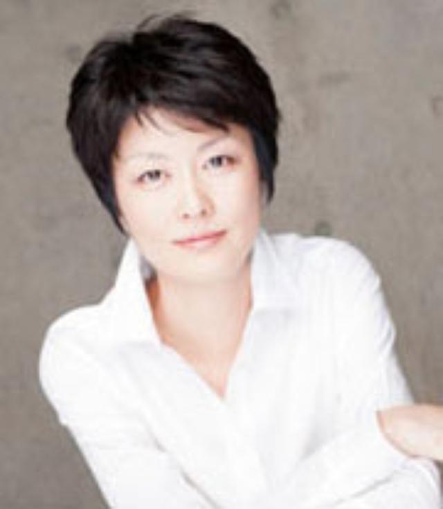 画像: 中村安希(なかむら あき) プロフィール: 1979年京都府生まれ。 2003年カリフォルニア大学アーバイン校卒業。 日米での3年間の社会人生活を経て、約2年間、47カ国にわたる旅に出る。 その過程を書いた『インパラの朝』で第7回開高健ノンフィクション賞を受賞。ほかに『Beフラット』『食べる。』『愛と憎しみの豚』『リオとタケル』の著書がある。 撮影:亀井重郎