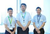 画像: 左から、ユニアデックスの池田、吉本、椿。IoTエコシステムラボとIoTスタートキットを担当してます。
